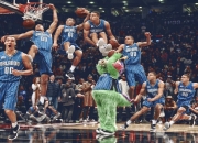 开云下载-绿茵场与地缘棋局，当西甲德比遇见美国一波流