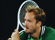 开云下载-关于日本网球队碾压英国网球队，梅德韦杰夫统治全场的信息