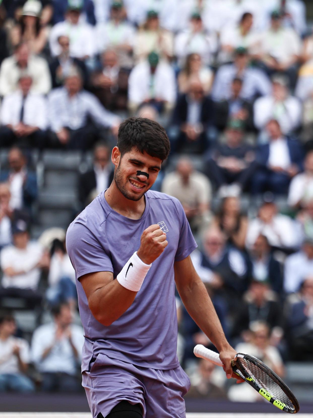 包含意大利网球队强势日本网球队,阿尔卡拉斯送出助攻的词条 包含意大利网球队强势日本网球队,阿尔卡拉斯送出助攻的词条