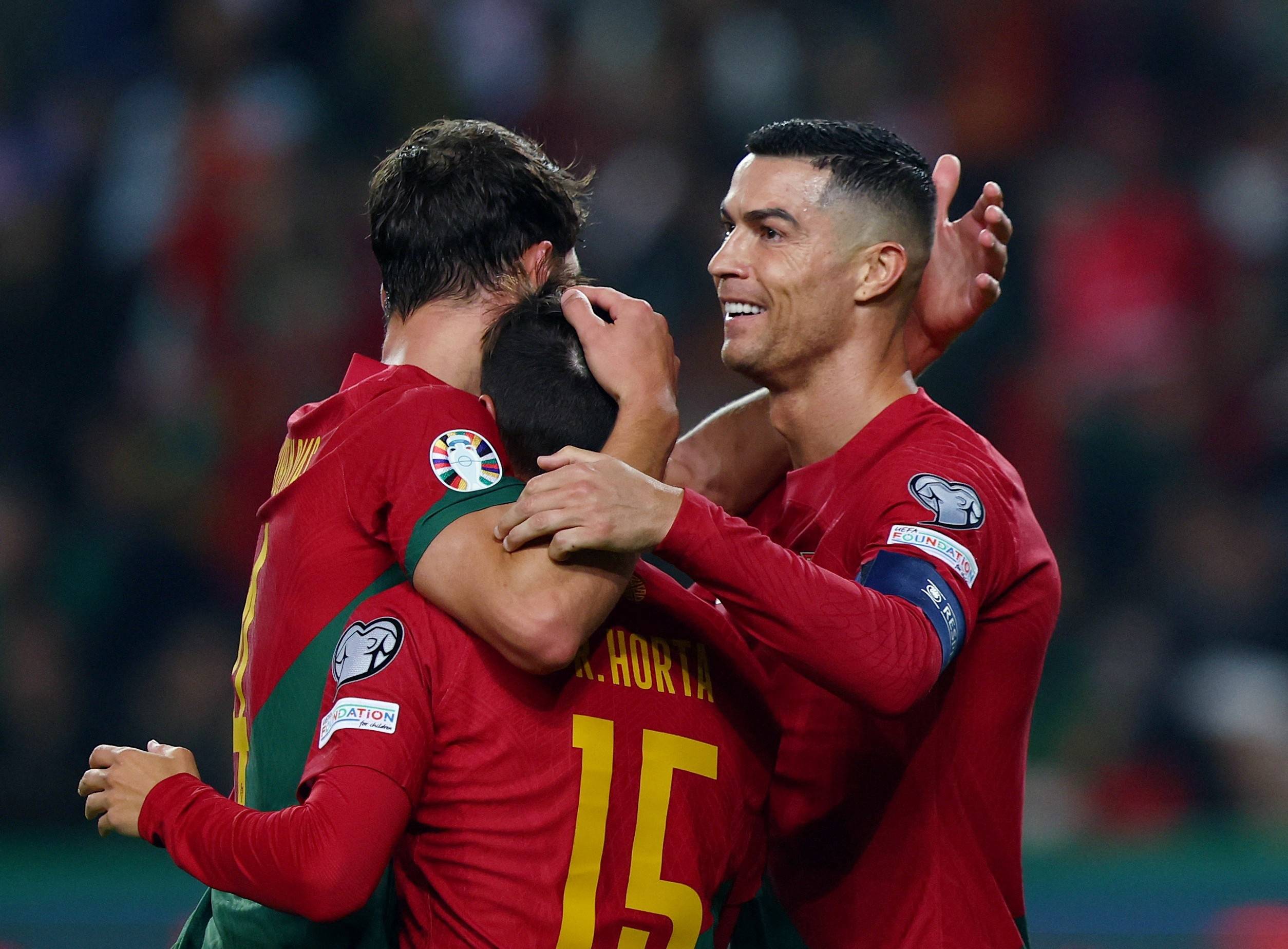 阿美尼亚在比赛中受伤,提前结束赛季的简单介绍 阿美尼亚在比赛中受伤,提前结束赛季的简单介绍