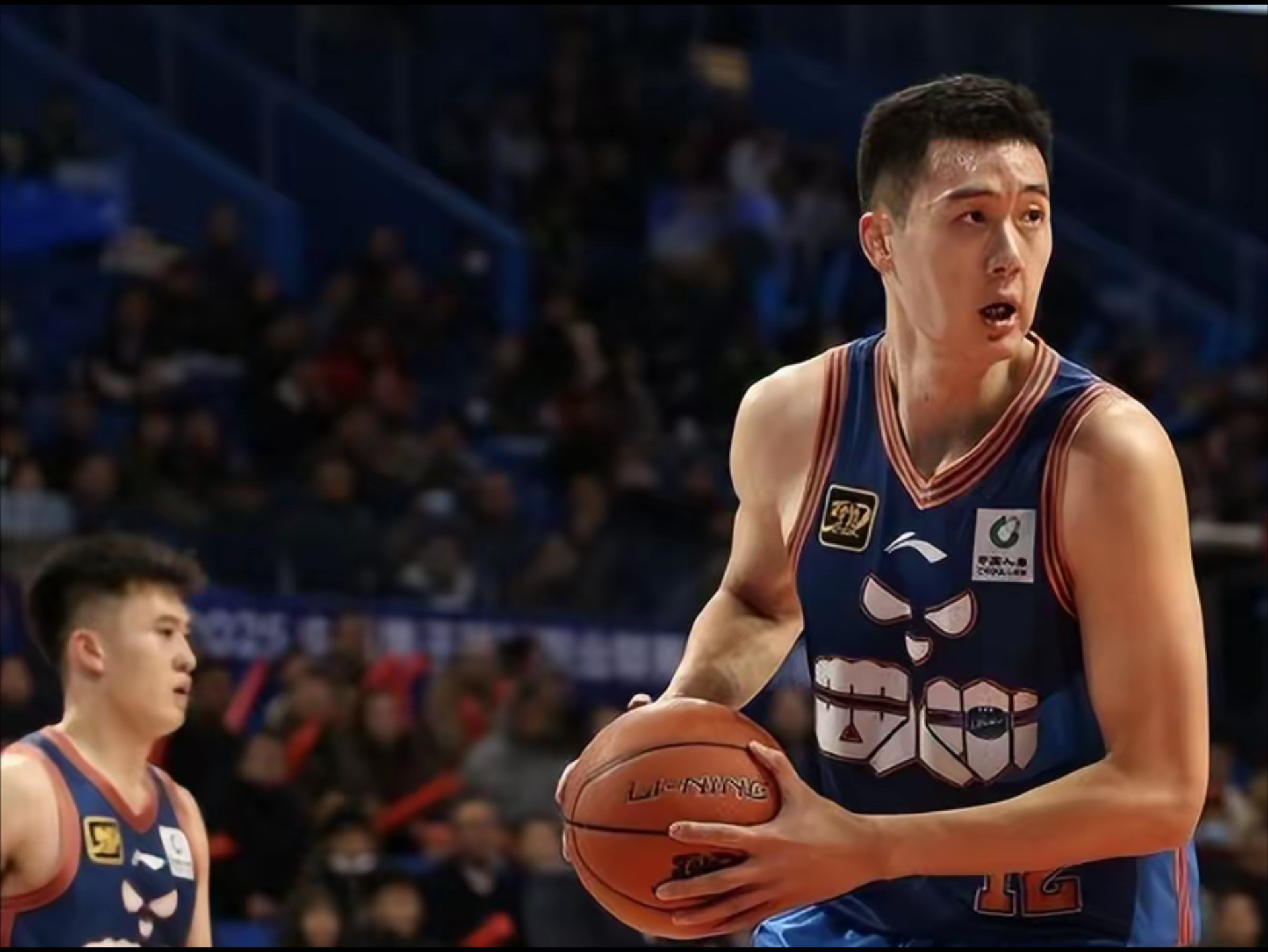 CBA赛场风云突变，全情投入拼搏奋斗