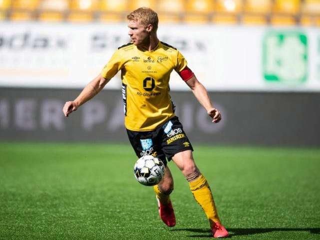 包含圣埃蒂安主场保持不败，争取战胜领头羊的词条