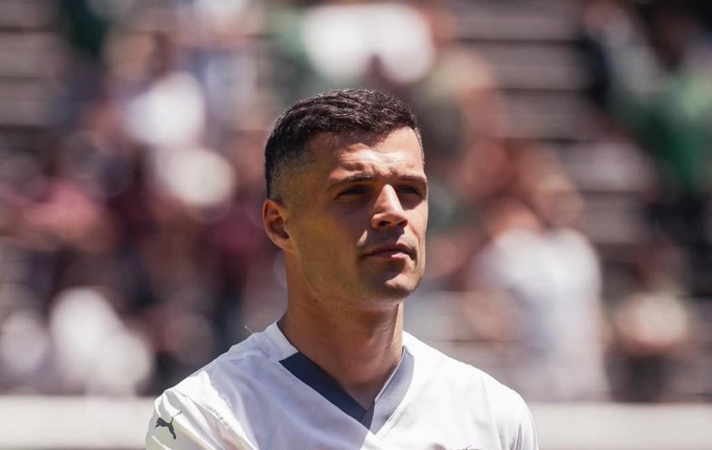 桑德兰中场球员突破封堵,展现出色技术的简单介绍 桑德兰中场球员突破封堵,展现出色技术的简单介绍