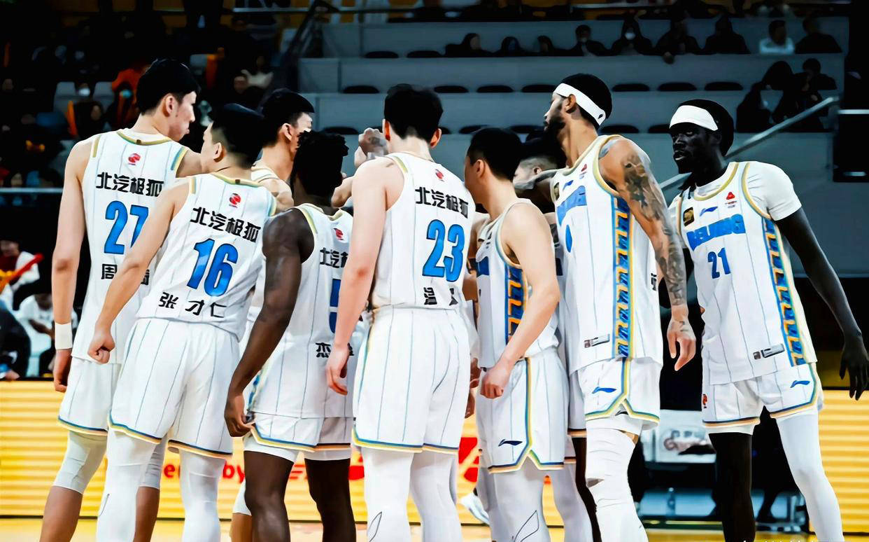 冠军路上再遇竞争，新锐球队勇闯前行的简单介绍