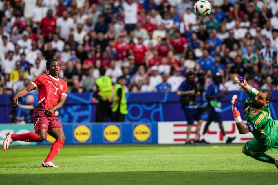 瑞士队取得突破性胜利,挺进半决赛!的简单介绍 瑞士队取得突破性胜利,挺进半决赛!的简单介绍