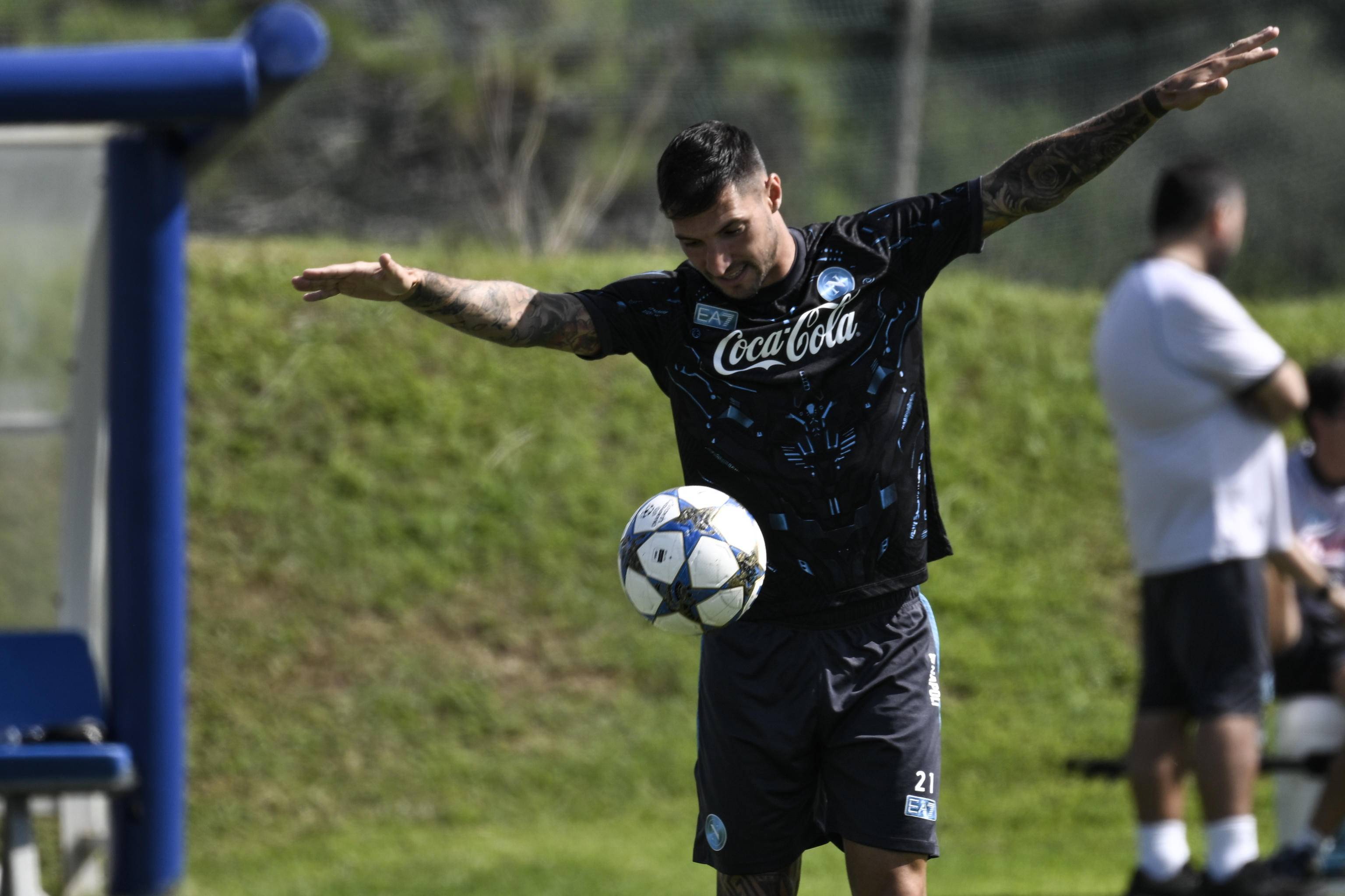 那不勒斯主帅表示对球员表现满意的简单介绍 那不勒斯主帅表示对球员表现满意的简单介绍