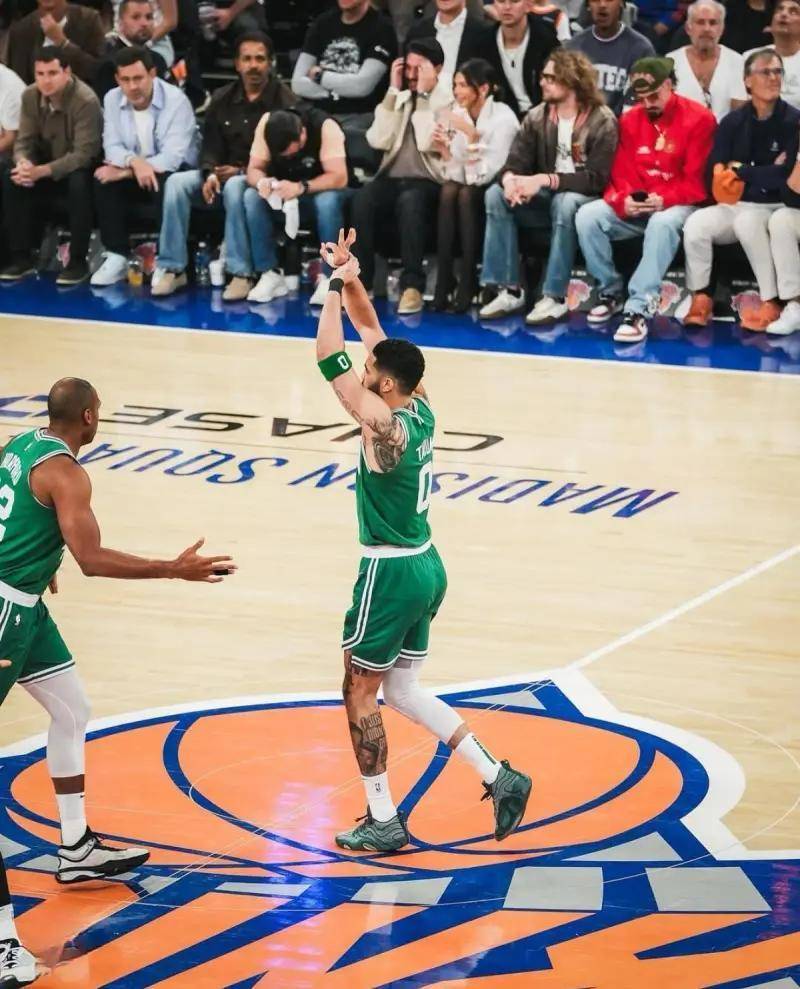 包含凯尔特人B队强势尼克斯，莫兰特送出助攻的词条