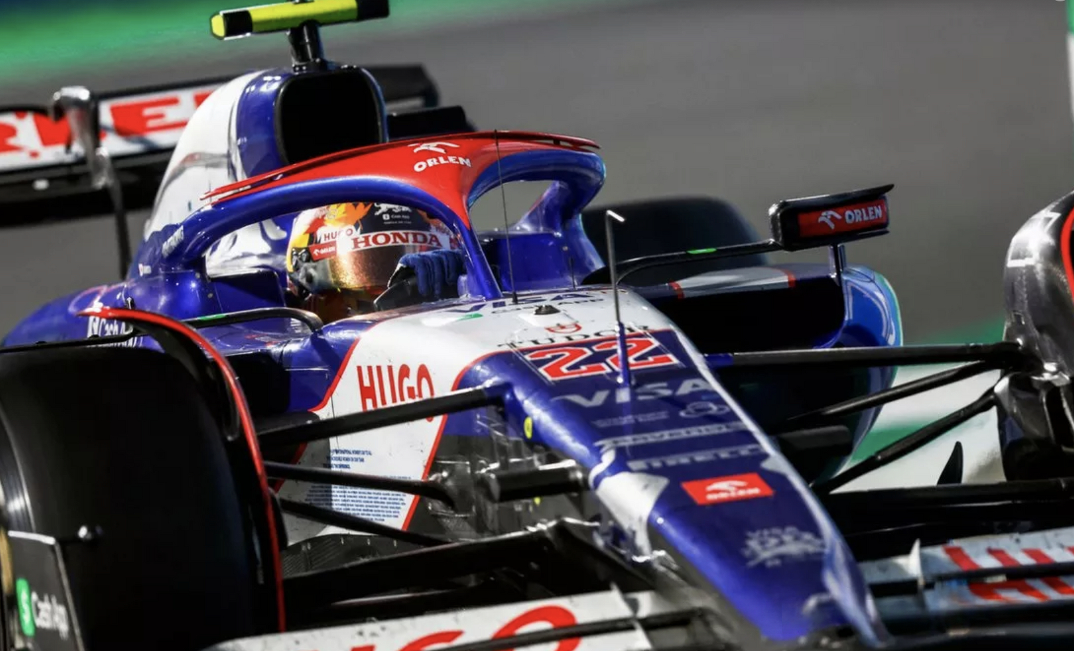 梅赛德斯鏖战索伯车队，佩雷兹点燃赛场的简单介绍