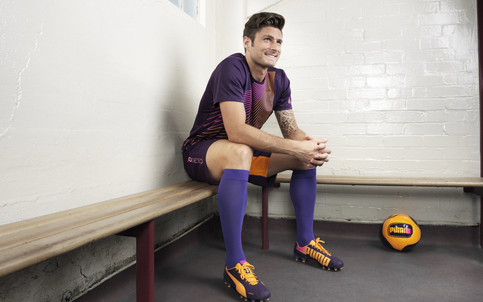 贝蒂斯战术碾压冰岛，久保建英完美掌控全局—一场现代足球的战术教科书